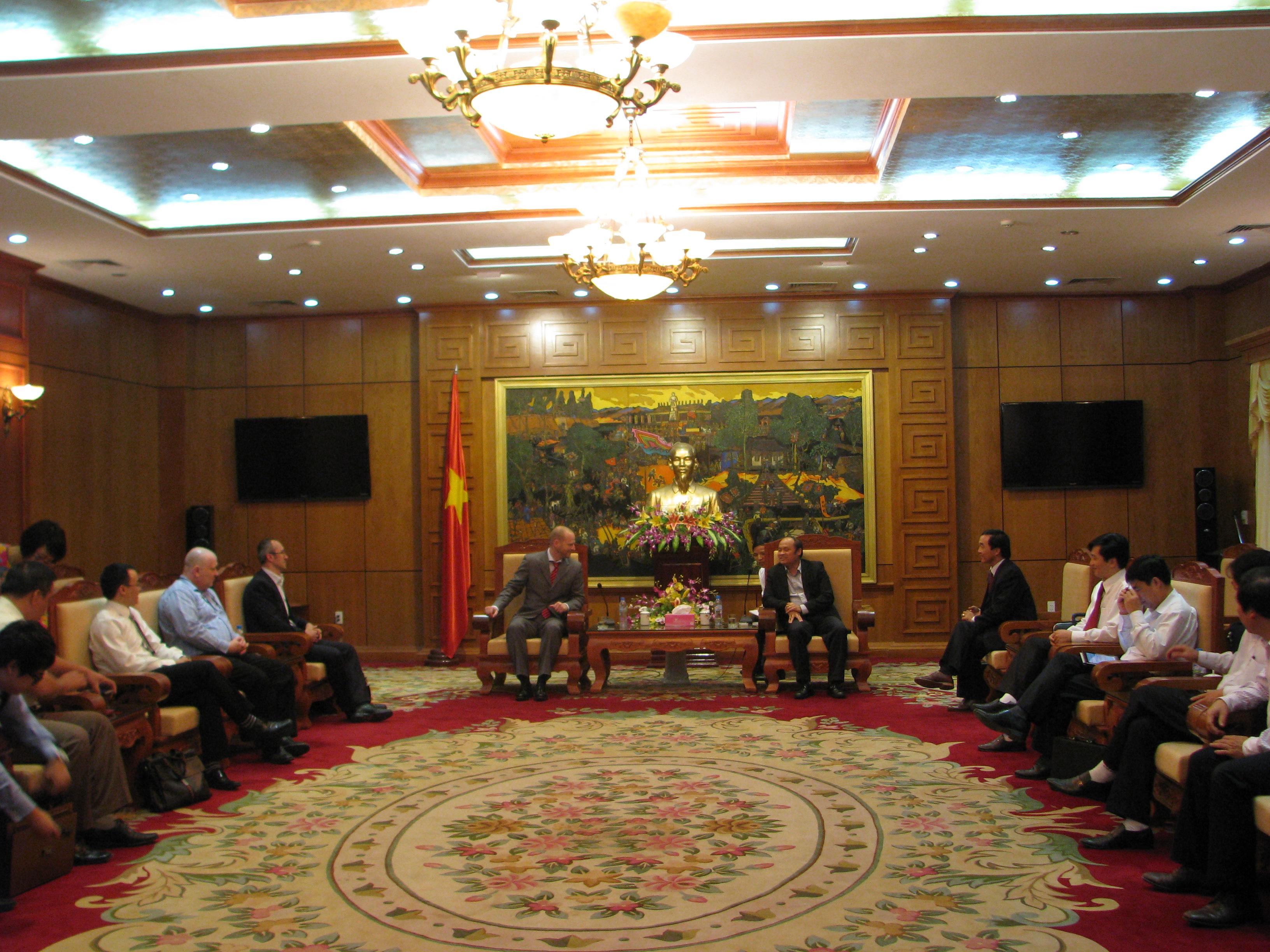 The People's Committee of Bac Giang Province worked with the delegation of Hungarian experts