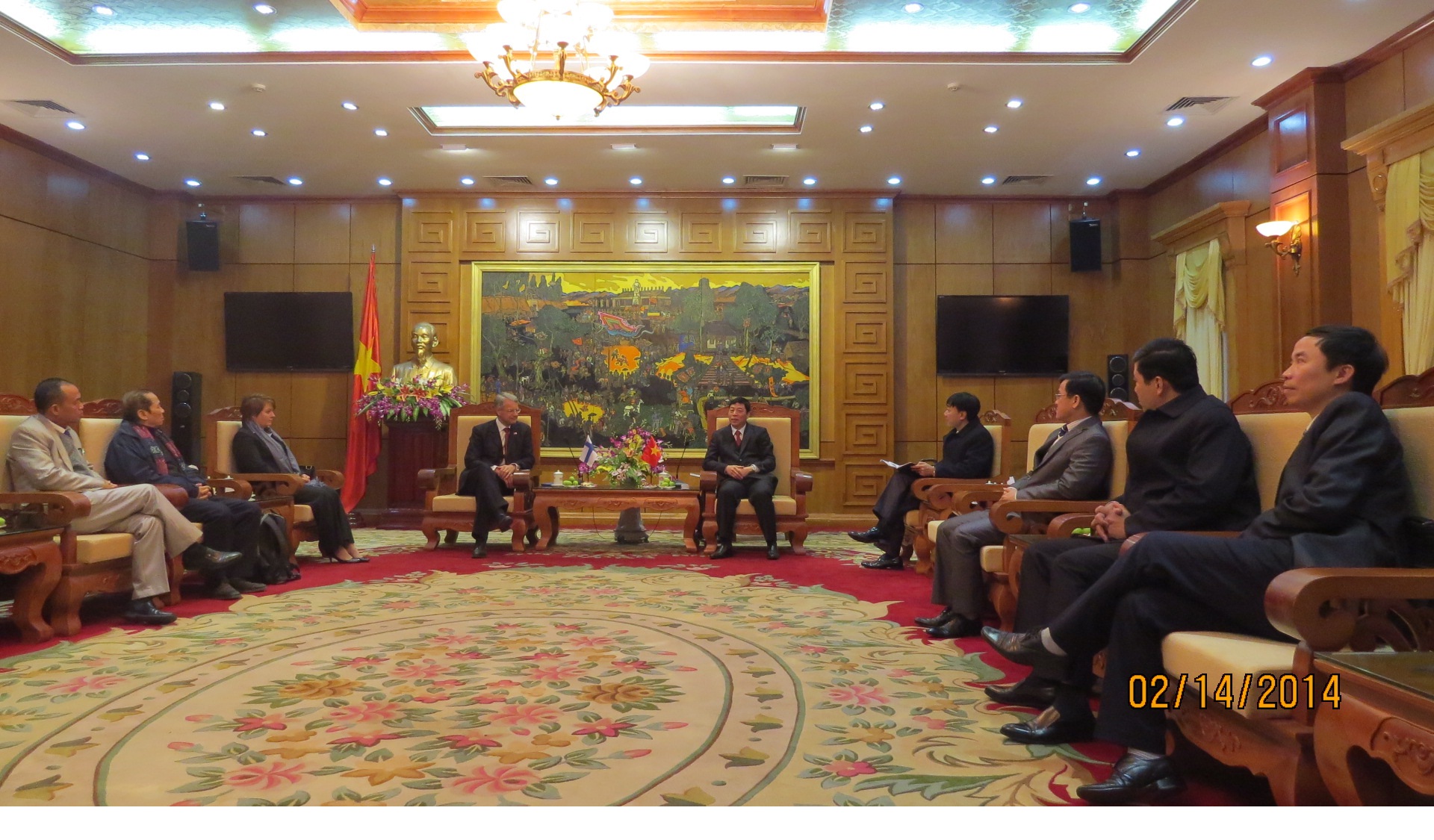 Leaders of Bac Giang Department of Foreign Affairs met with director of Library of Vietnam Project 