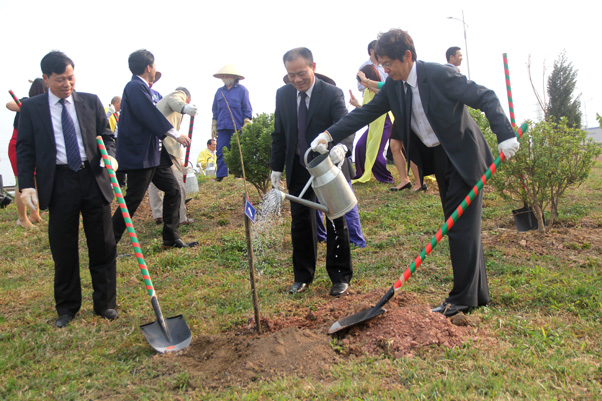 Bac Giang: Receiving and planting 100 Japanese cherry-blossom trees more